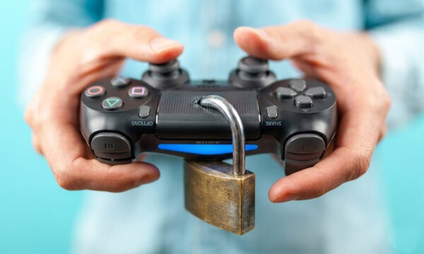 PS Controller Mit Vorhaengeschloss